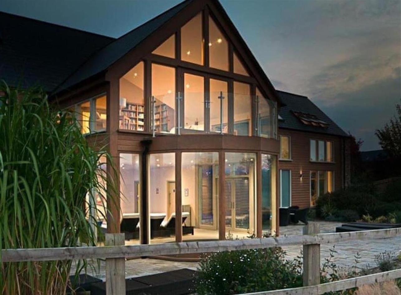Luxury Barn Conversion 韦尔斯 外观 照片