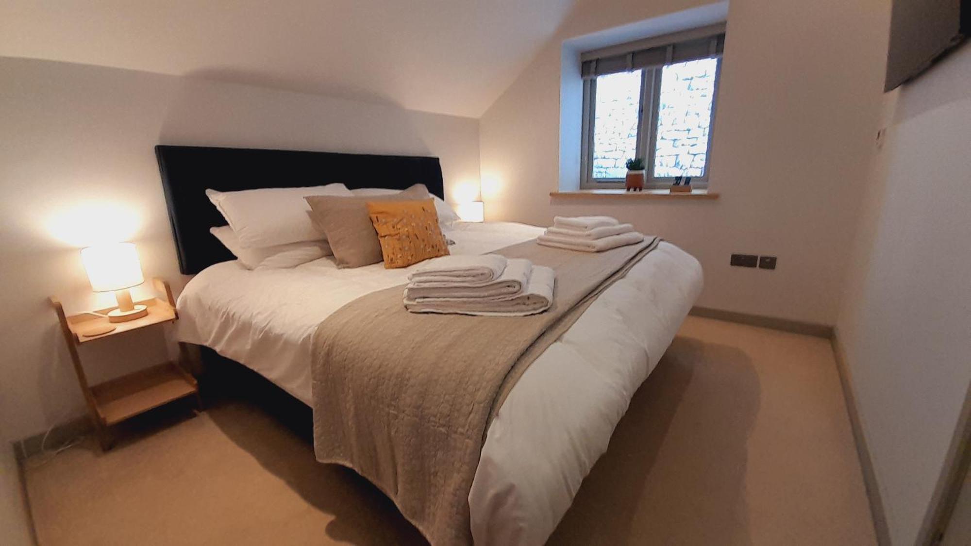 Luxury Barn Conversion 韦尔斯 外观 照片